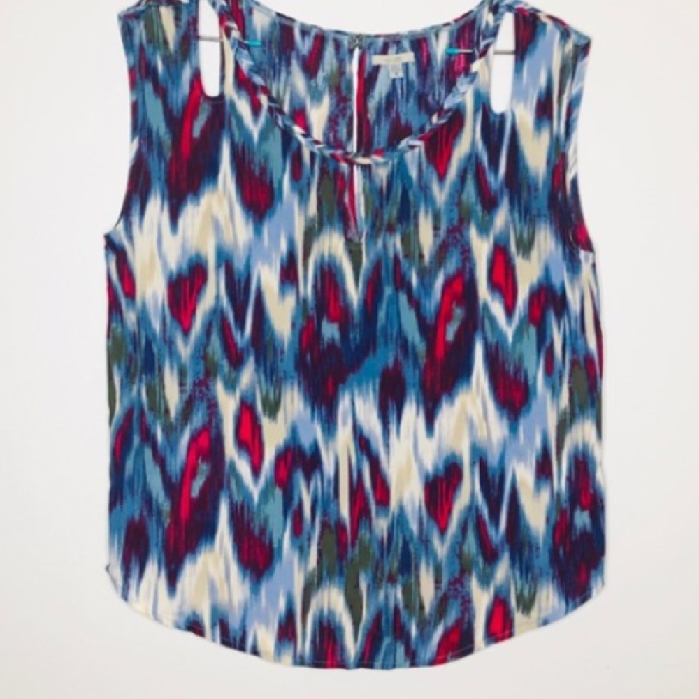 Ecote blue multi color abstract sleeveless blouse
